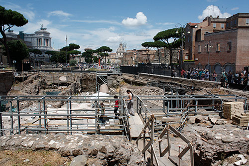 Digging Caesar's Forum: three thousand years of daily life in Rome